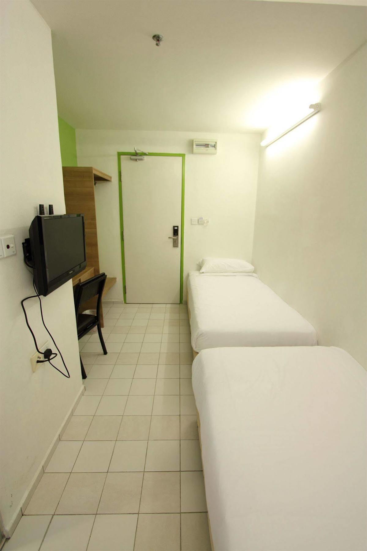 Oyo 90150 City Campus & * Kuala Lumpur